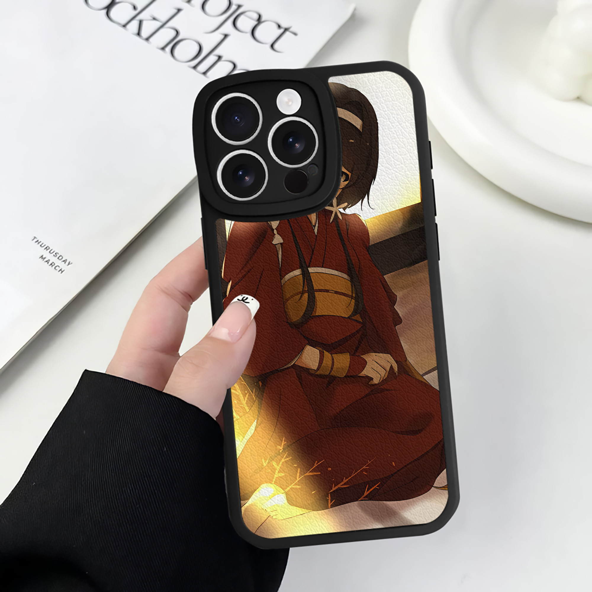 （画像用） 文豪ストレイドッグス Bungo Stray Dogs 【iPhone 16シリーズ対応】シリコンスマホケース（レザー調） 材質：シリコン